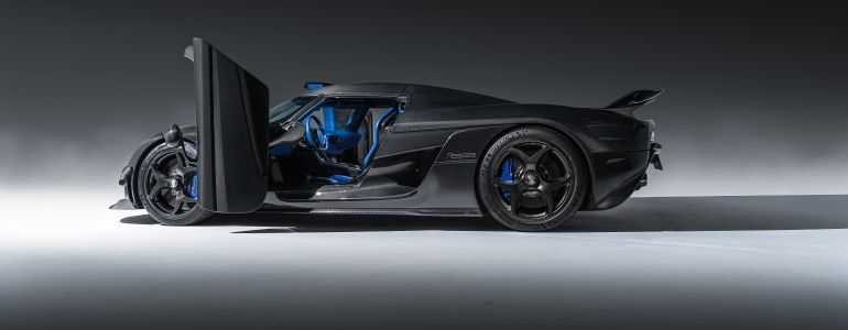 Regera open door