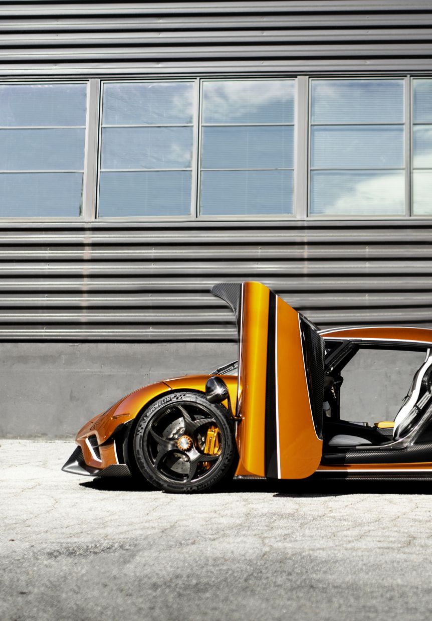 Regera Door open
