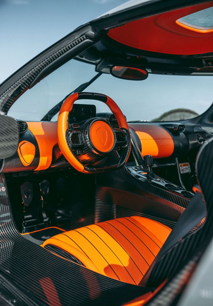 Jesko steering wheel with visible screen behind it