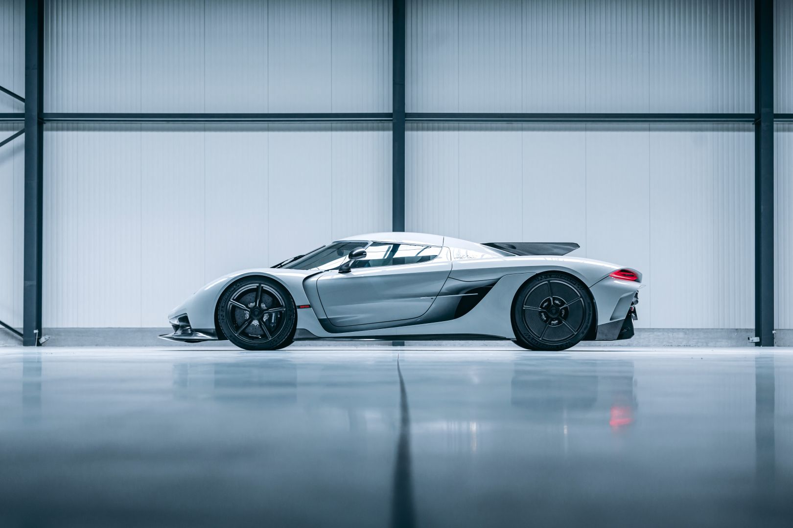 Jesko Absolut side profile